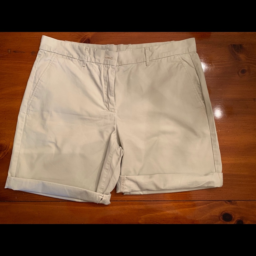 Bundle Of 4 Pair Of Gap Roll/ Cuffed Bottom Shorts - image 4